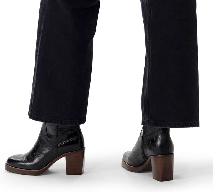 Manfield - Dames - Zwarte leren croco enkellaarsjes - Maat 38