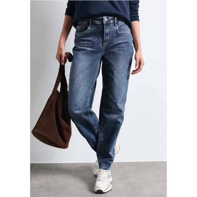 High Waist Barrel Leg jeans in Loose Fit