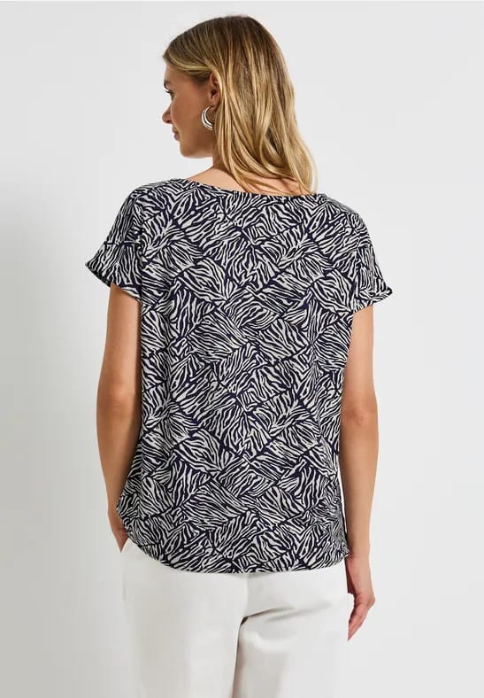Shirt met uitsnede