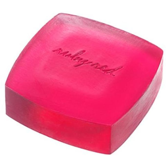 Shiseido - Honey Cake Ruby Red zeep