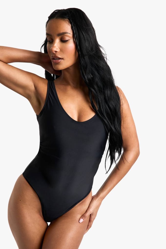 boohoo Dames Petite Badmode Essentials Gerafelde Badpak | Black | Maat: 14