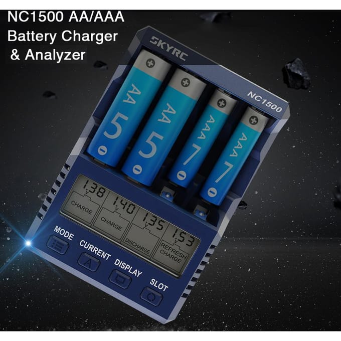 SKYRC 4-slots slimme batterijlader, ontlader en analyser voor AA/AAA Ni-MH blauw