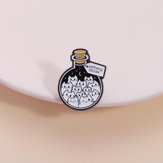 Broche Métallique Chat Dessin Animé Circulaire, Badge Mignon et Créatif, Accessoire Décoratif Polyvalent black