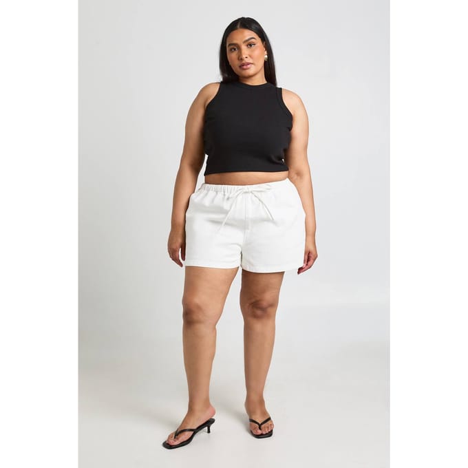 boohoo Dames Plus Denim Shorts Met Elastische Tailleband | Wit | Maat: 44