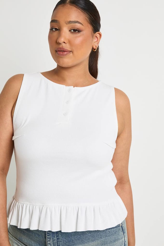 boohoo Dames Plus top met knoopfront en rucheszoom | Wit | Maat: 44