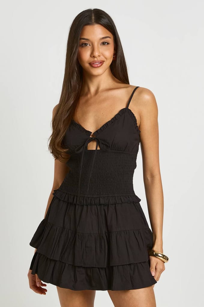 boohoo Dames Mini Playsuit Met Gesmockte Taille En Gerimpelde Buste | Zwart | Maat: 38