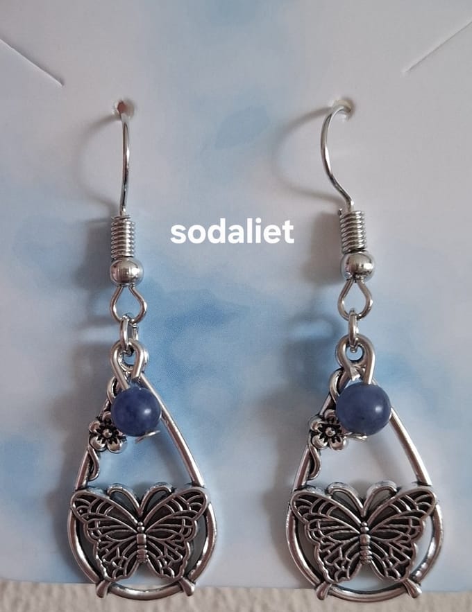 Sodaliet Waterdruppel / Vlinder Oorbellen