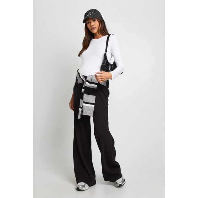 boohoo Dames Zwangerschapsbasic geribbelde wijde pijpbroek | Zwart | Maat: 44