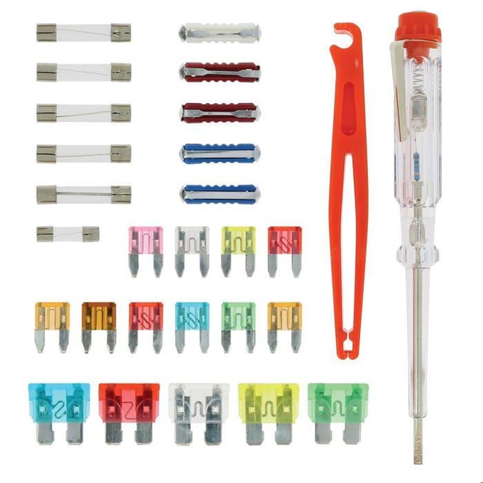 Zekeringkast + accessoires (28 stuks)