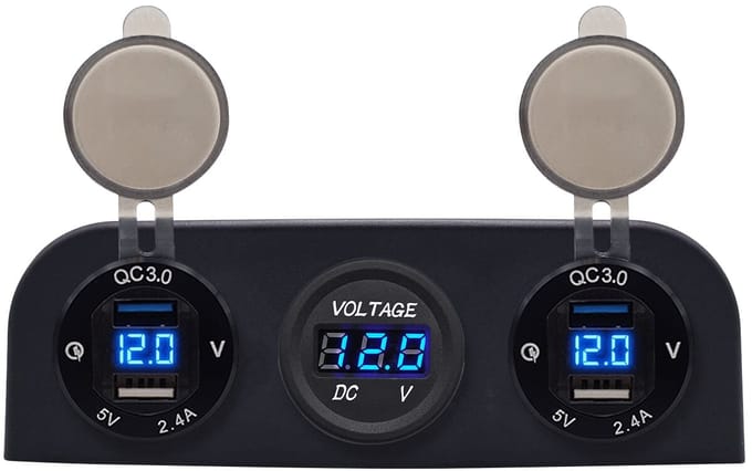 ProRide 12V USB Autolader 4 Poorten - 5V/2.4A - P19108 - Drievoudig opbouw paneel met Voltmeter