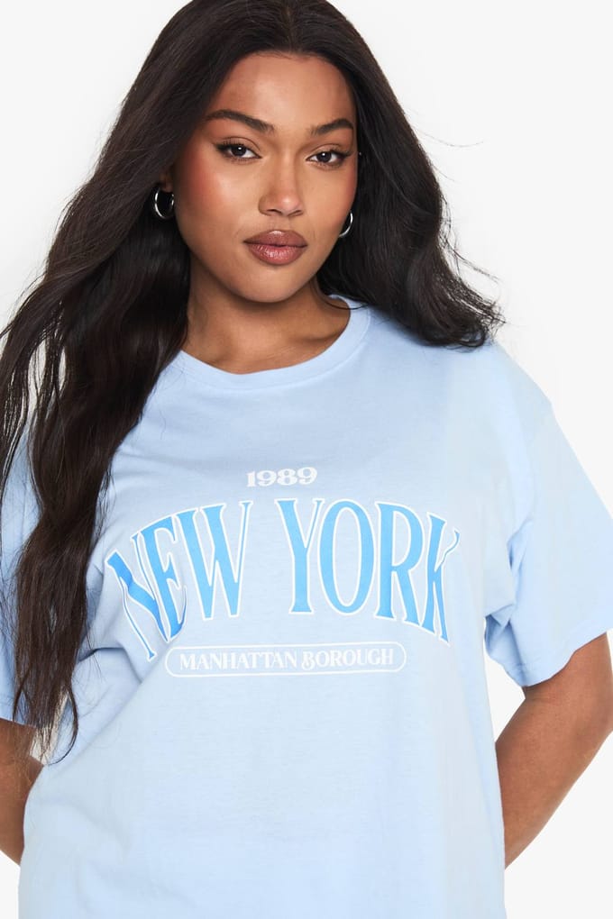 boohoo Dames PLUS NEW YORK OVERSIZED T-SHIRT | Babyblauw | Maat: 48
