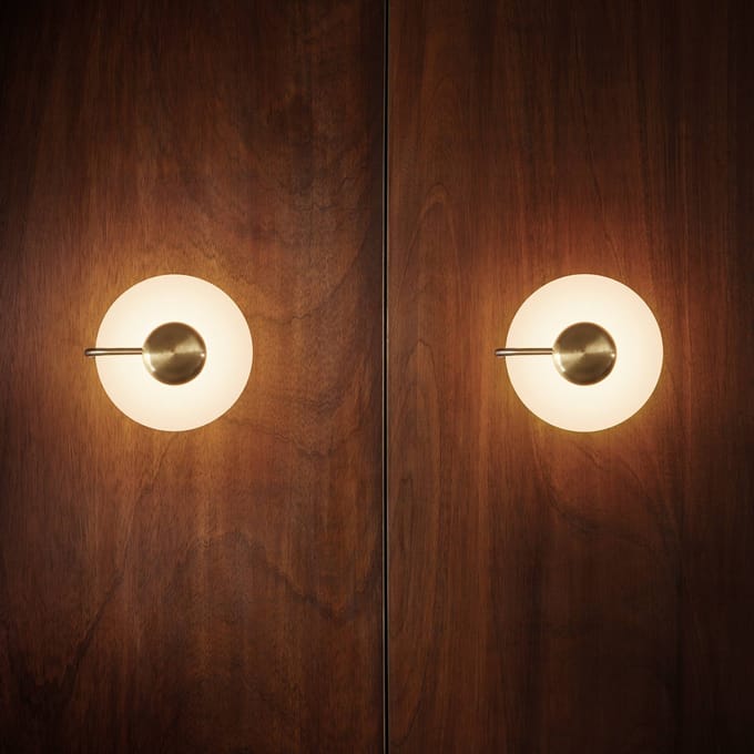 kdln LED wandlamp TRATTO, messing, Ø 27 cm, metaal/glas