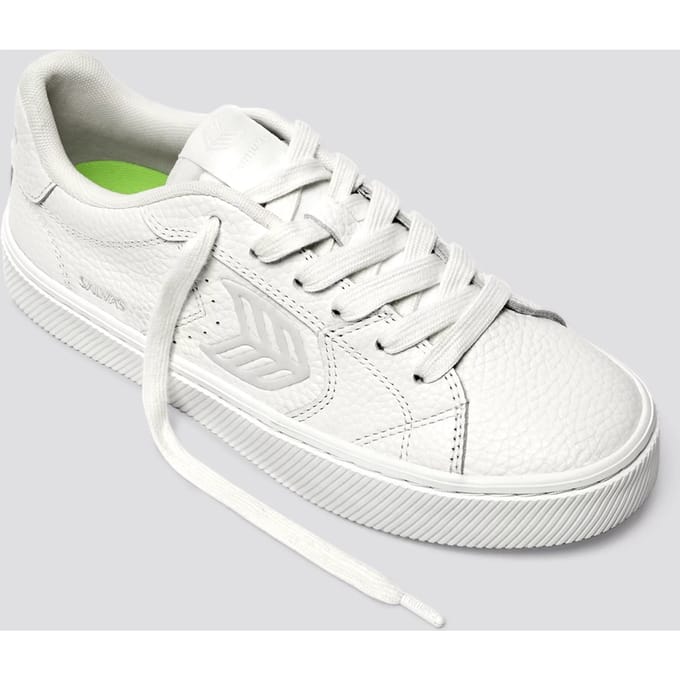 Cariuma Salvas Pebbled Leather White Ice Logo Taglia: 43 | Sneakers Outlet | Unisex | Bianco