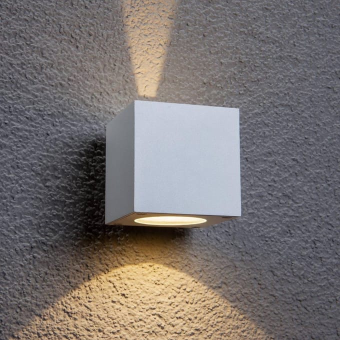 Lucande LED buiten wandlamp Jarno, wit, metaal, 9cm