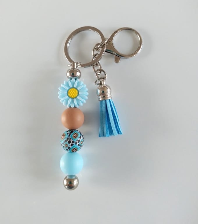 Sleutelhanger, tashanger met kralen en kwastje | blauw & bruin