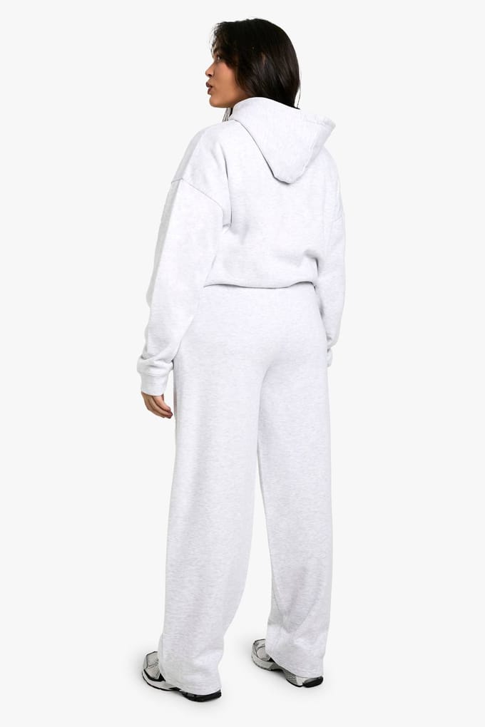 boohoo Dames Plus DSGN Studio Geborduurde Straight Leg Jogger | Ash Grey | Maat: 26