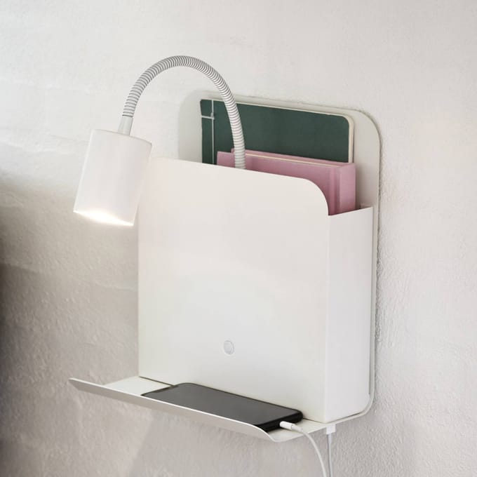 Nordlux Wandlamp Roomi met legbord en USB, wit