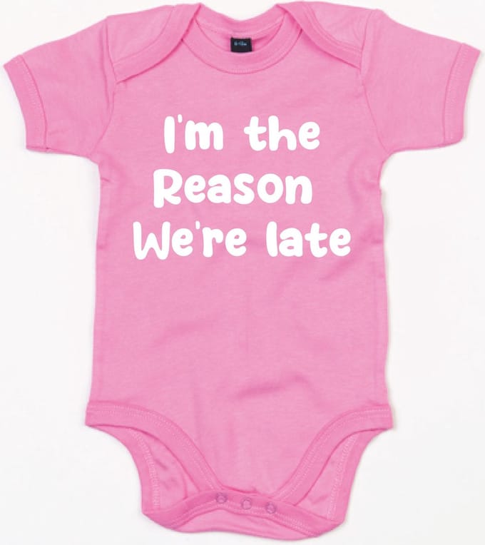Rompertje I Am The Reason We Are Late-Bubble Gum Pink-6-12 Maanden
