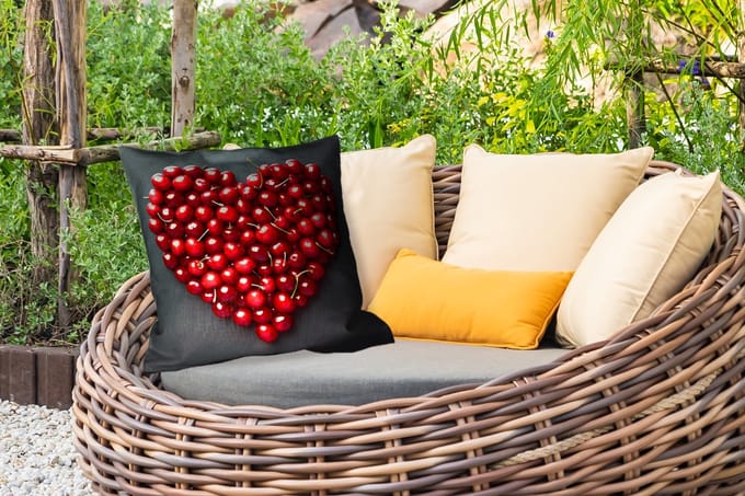 Buitenkussen Weerbestendig - Kersen - Hart - Rood - Zwart - 50x50 cm