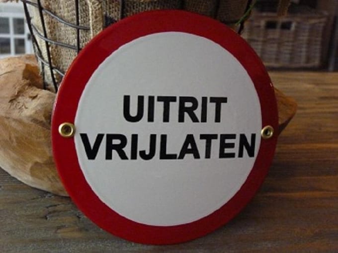 Emaille bord 'Uitrit vrijlaten' rond
