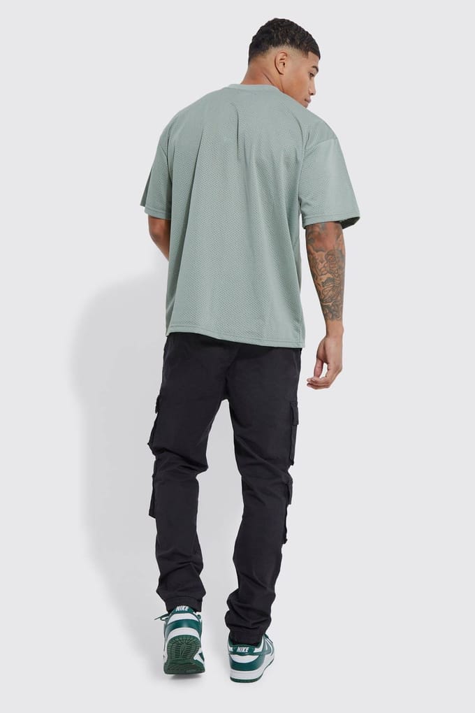 Elastische taille, multi-cargo zakken, slim fit jogger | Black | Size Medium