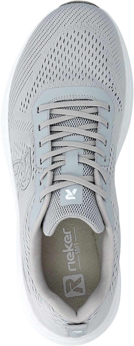 Sneakers met veters