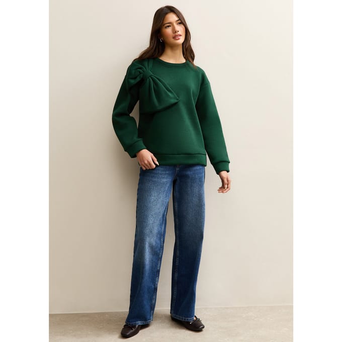 Oversized trui met kaki strikpatch