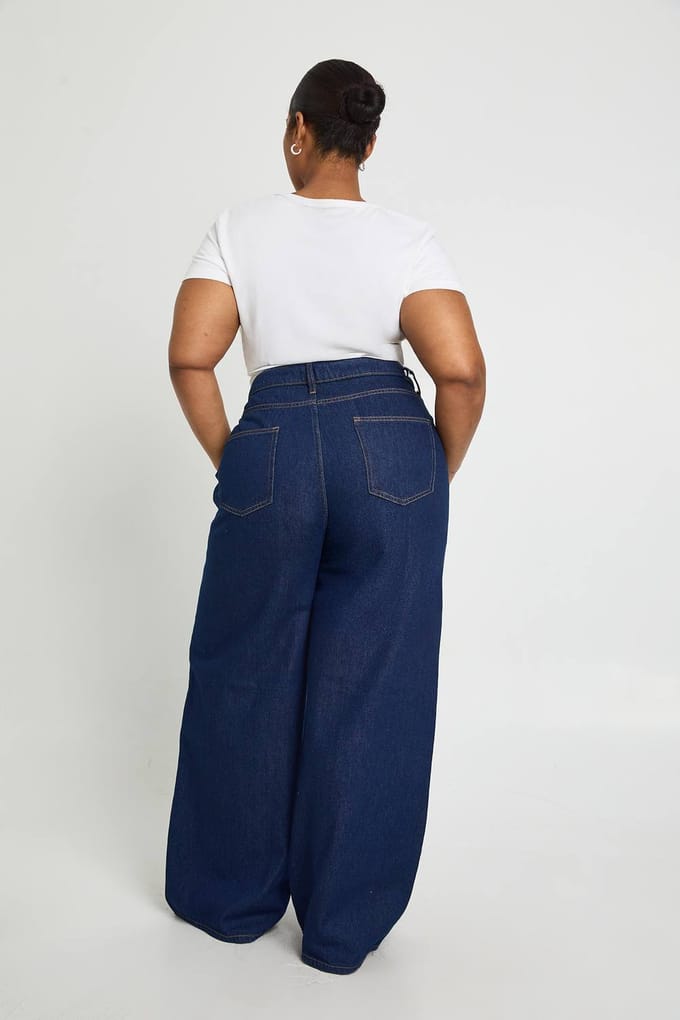boohoo Dames Plus Basics Hoge Taille Wijde Pijpen Jeans | Indigo | Maat: 16/30L