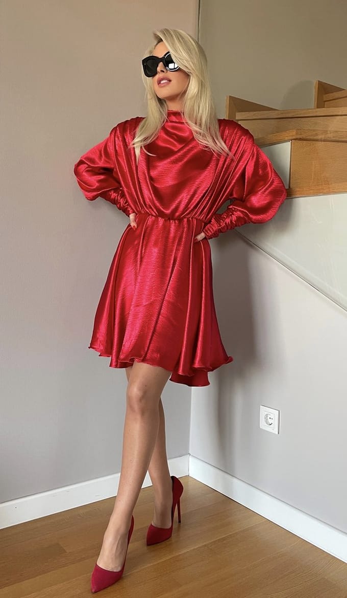 Jurk/met schoudervulling/rood/SIRMAZA