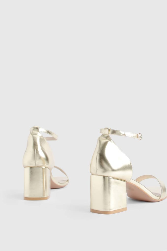 boohoo Dames Brede pasvorm Metallic Low Block Barely There Hakken | Goud | Maat: 39