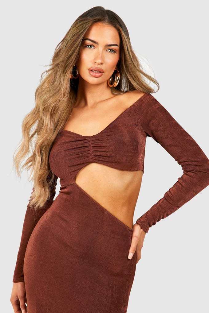 boohoo Dames Bardot Gerimpelde Acetate Slinky Maxi-jurk met Split Benen | Chocoladebruin | Maat: 42