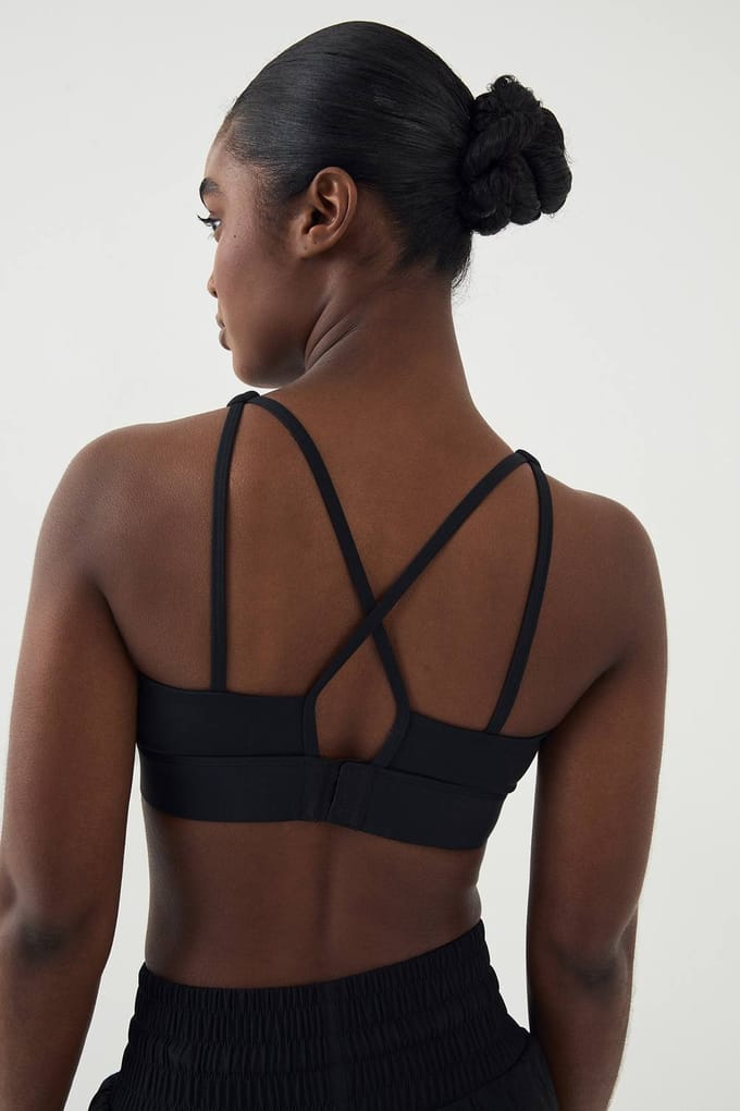 Dames DSGN Studio Ultra Sculpt Cross Back Sportbeha | Zwart | Maat: XS