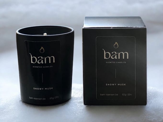 BAM geurkaars SNOWY MUSK - 25 branduren - Black collection Small