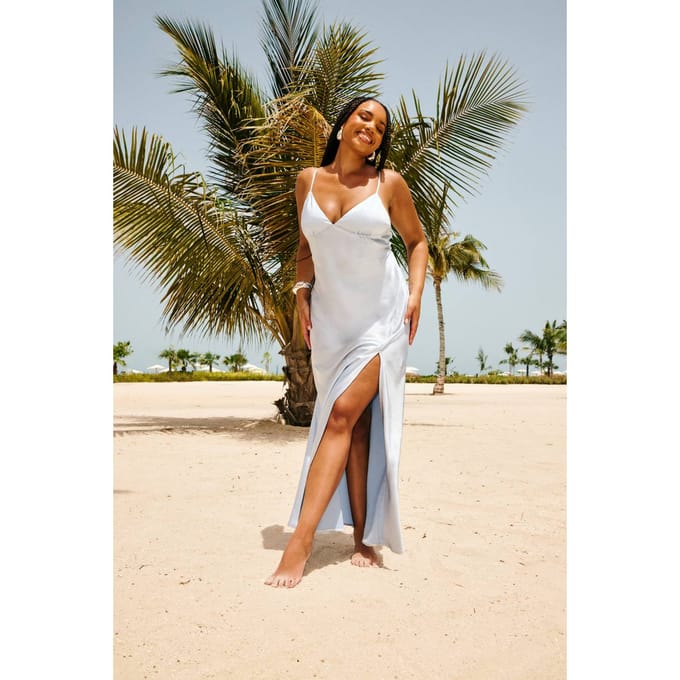 boohoo Dames Plus Bruidsmeisje Satijn Jurk met Bandjes Maxi | Blauw | Maat: 46