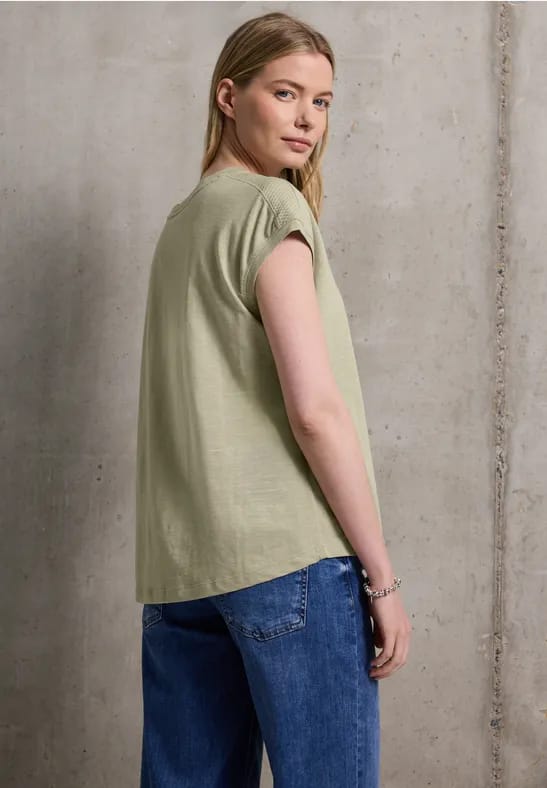 Shirt met schouderdetail