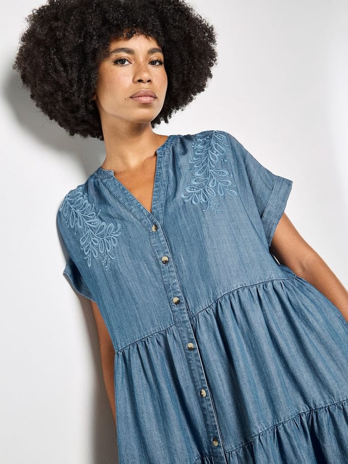 Geborduurde denim mini-jurk met lagen