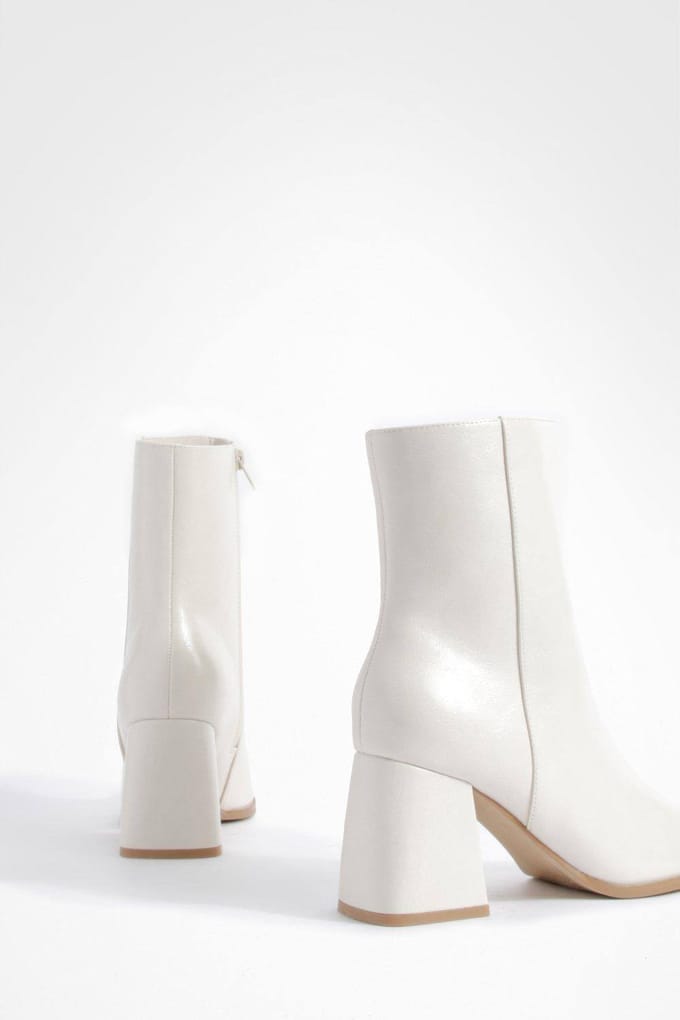 boohoo Dames Wide Fit Block Heel Ankle Boots | Ecru | Maat: 3