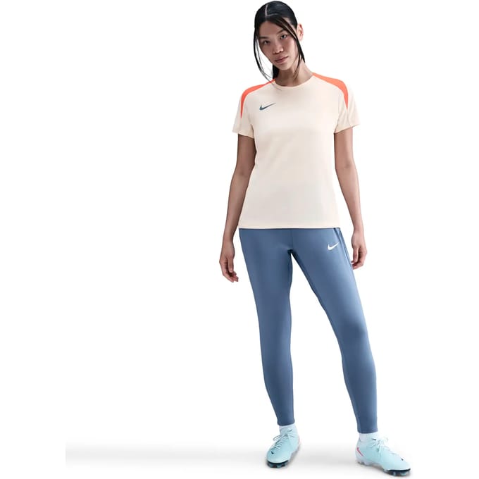 Damestrui Nike Strike