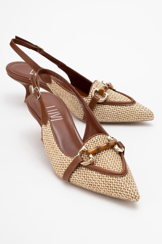 Osca Pump met Puntige Neus, Gesp en Slingback