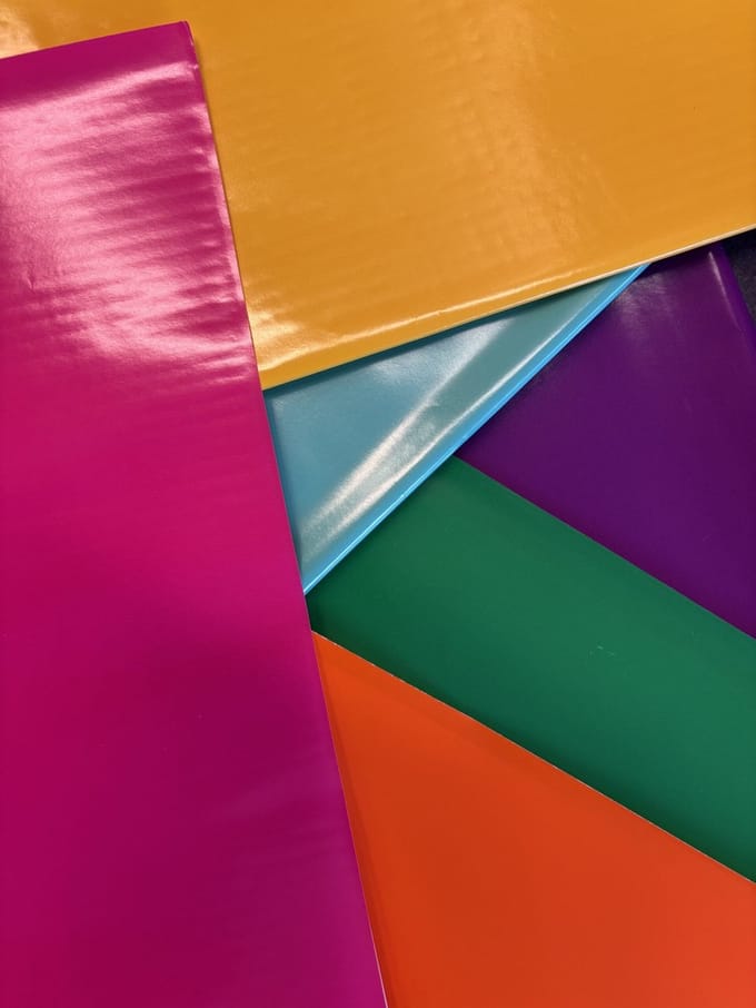 Cadeaupapier vellen 24 in 6 heldere kleuren – Inpakpapier