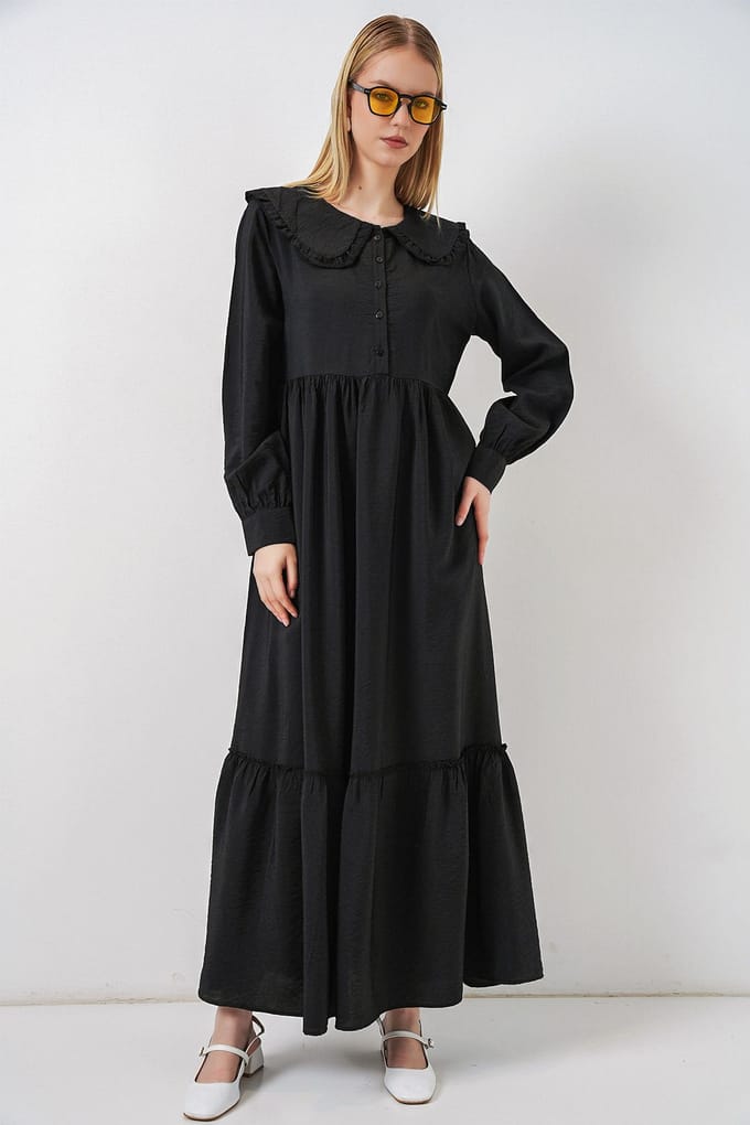 Maxi-jurk met babykraag en knoopsluiting