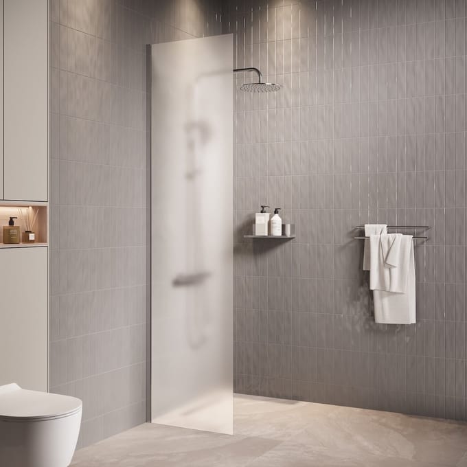 Badplaats Douchewand Florida 40 x 200 cm – Chroom – Inloopdouche 8 mm met Melkglas