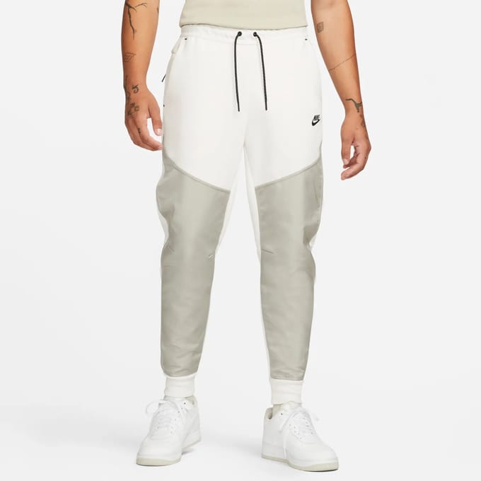 Jogging Nike Tech Overlay