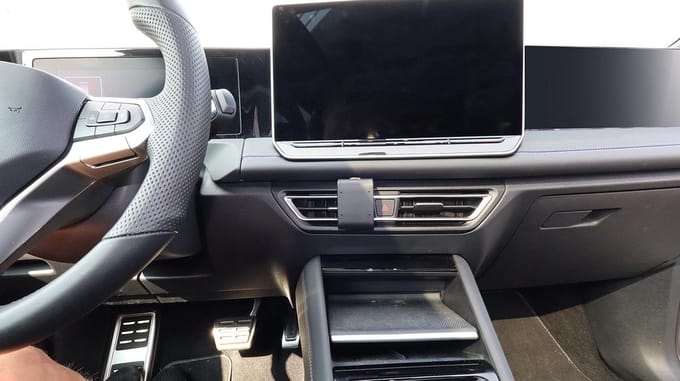 Proclip Volkswagen Tiguan/Tayron 25- Center mount