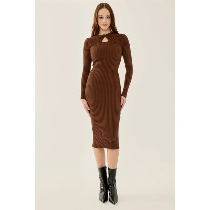 Geribbelde Gebreide Midi-jurk met Choker Kraag