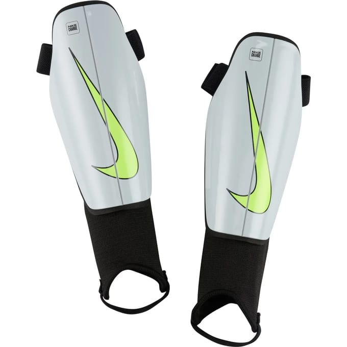 Scheenbeschermers Nike Charge