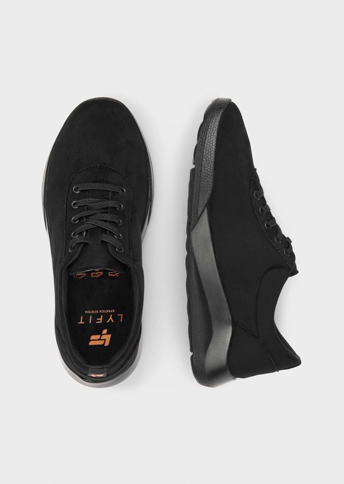 Lichte sneakers met softtouch - zwart - Gr. 41 van Goldner Fashion