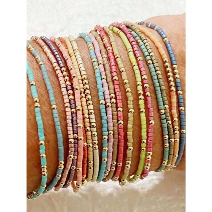 19-delige Boheemse Gemengde Kleur Hars Kralen & Gouden CCB Kralen Versierde Armband Set beige