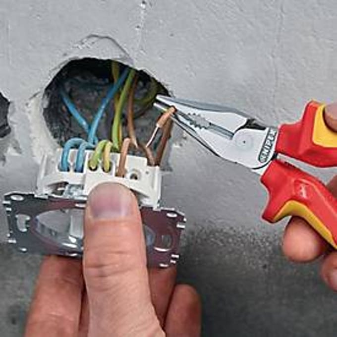 Tang met lange neus L.145mm multi-comp. mantel verchroomd VDE KNIPEX