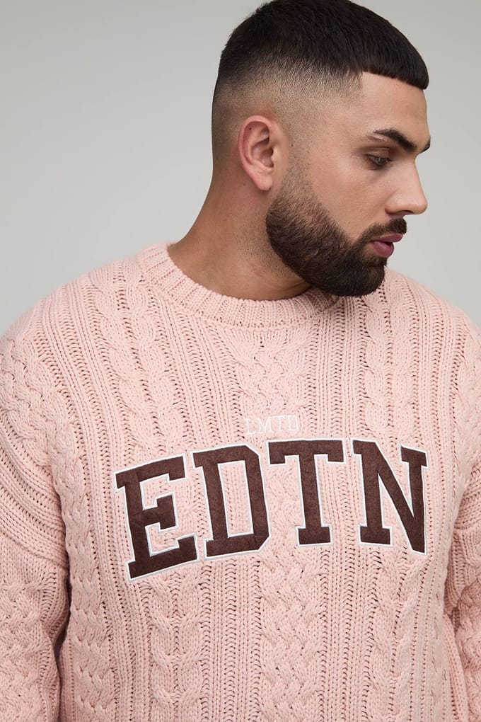 Plus Limited Edition oversized geborduurde gebreide trui | Pink | Size Medium